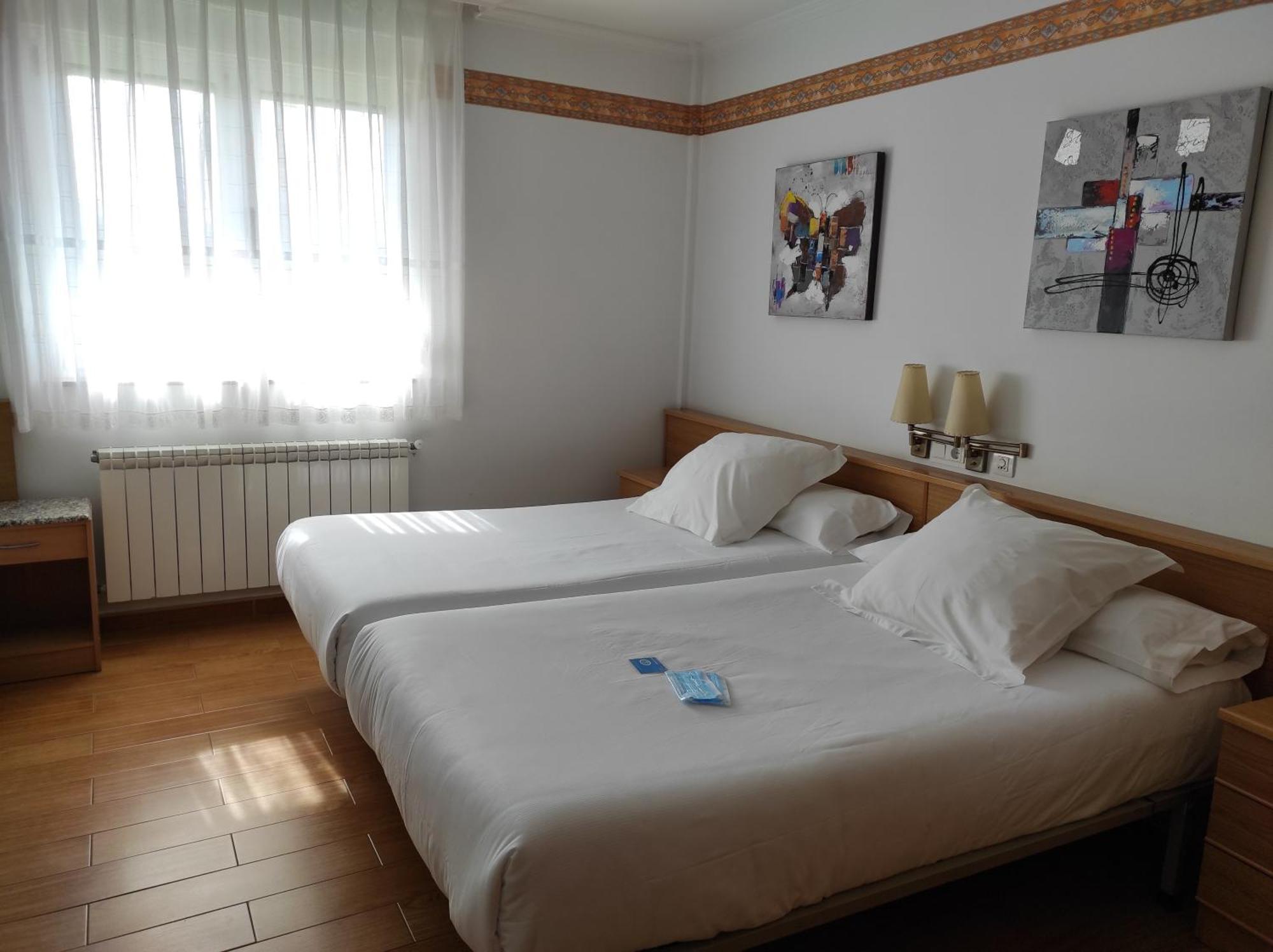 Hotel La Casa Del Abuelo 타피아 데 카사리에고 외부 사진